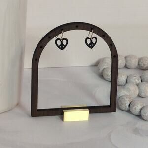 Dainty Vintage 1980s Gold-Tone & Black Enamel Heart-Shaped Dangle/Drop Earrings